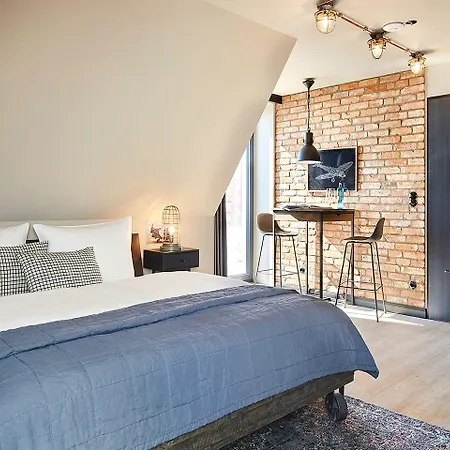 Fliegerdeich & Restaurant 4* ווילהלמסהאבן