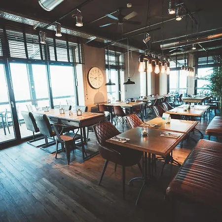 Szálloda Fliegerdeich & Restaurant 4*