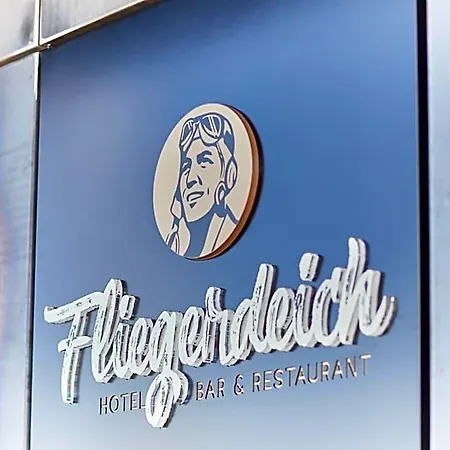 Fliegerdeich & Restaurant فندق