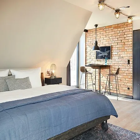 Fliegerdeich & Restaurant 4* ווילהלמסהאבן